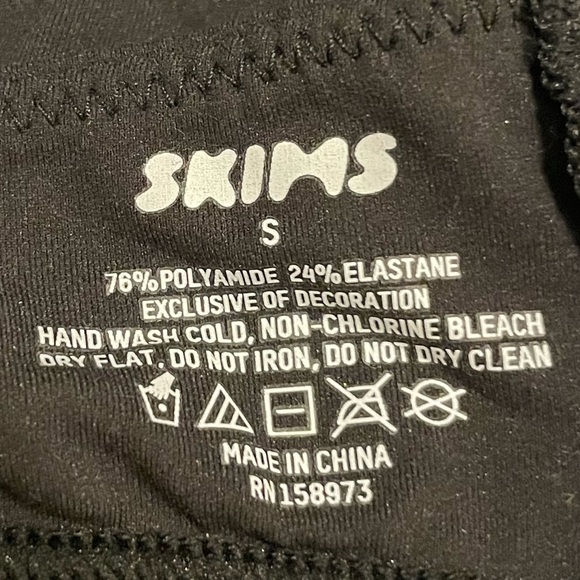 Skims Fits Everybody Triangle Bralette in Onyx - Picture 7 of 7